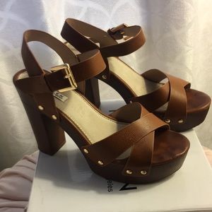 Comfortable stylish sandals!